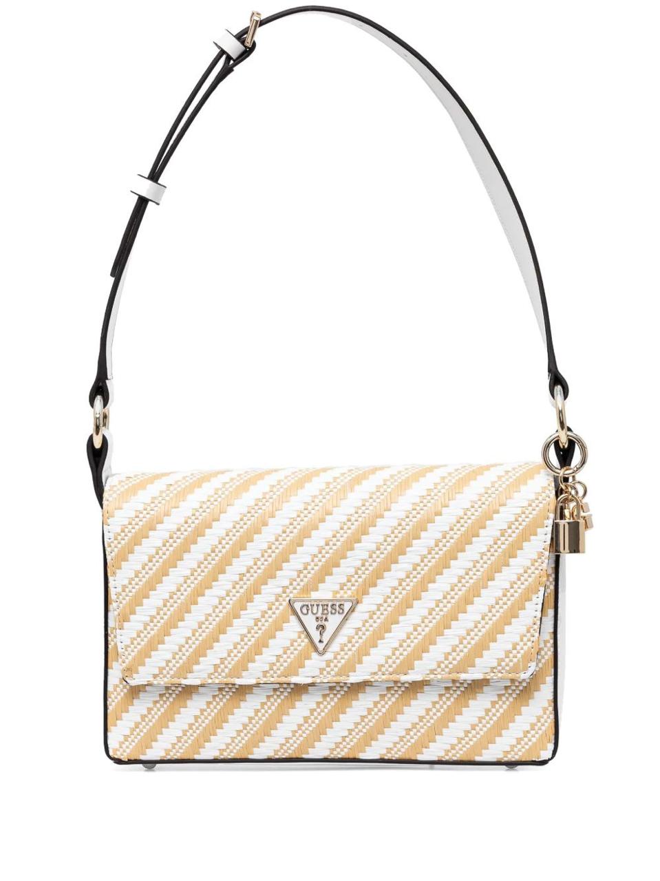 Sac à main GUESS élégant tressé beige et blanc – Style chic et luxe pour femme